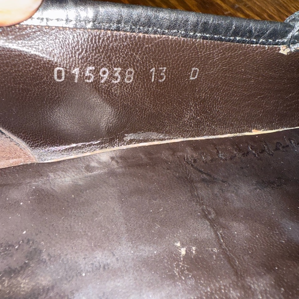 Gucci 1955 Black Leather Horsebit Loafers with Sleek Design - Picture 9 of 11